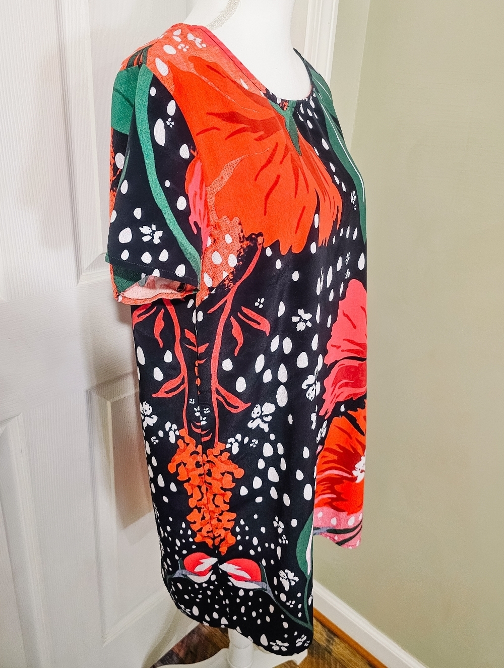 MINKPINK I’ll Be Around Tee Dress Floral Black Red Boxy A-Line Mini Lightweight - Picture 3 of 9